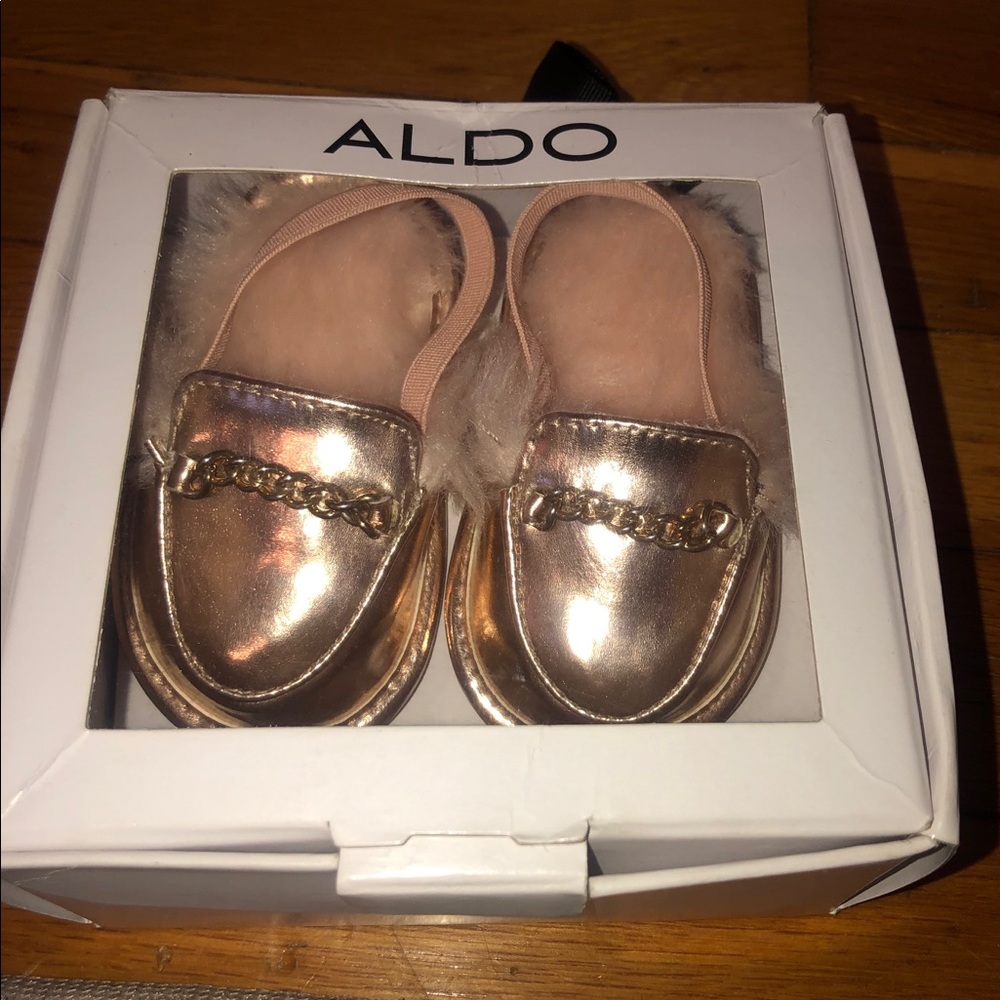 Casual loafers .